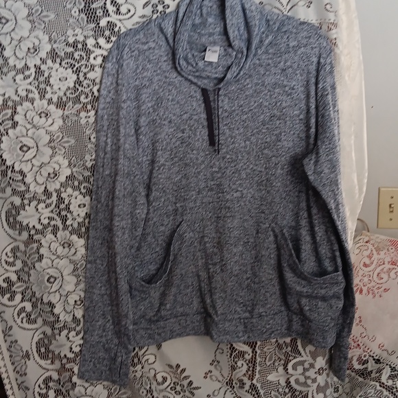 Old Navy Actuve Cowl Neck Shirt - Picture 3 of 3